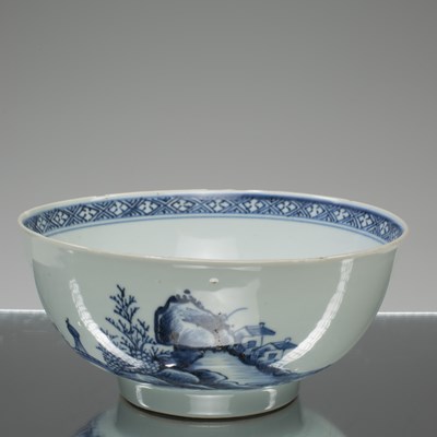 Lot 154 - (R) BLUE AND WHITE PORCELAIN CHINA QIANLONG PERIODE