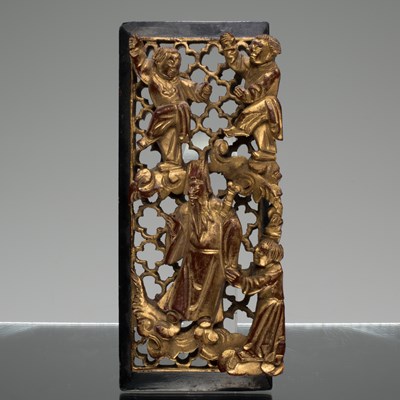 Lot 63 - (R) WOOD CARVED GILT CHINESE WALL HANGING