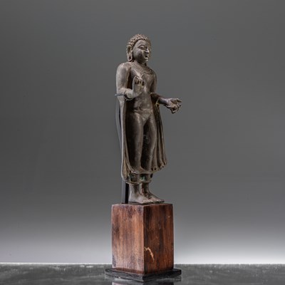 Lot 40 - STANDING BRONZE BUDDHA GUPTA PERIOD INDIA