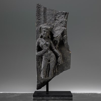 Lot 157 - STANDING TARA 12TH CENTURY BLACKSTONE