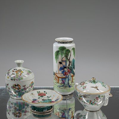 Lot 93 - FOUR PIECES PORCELAIN CHINESE REPUBLIC