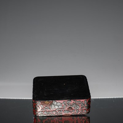 Lot 189 - (R) RECTANGULAR LACQUER BOX CHINA AROUND 1820