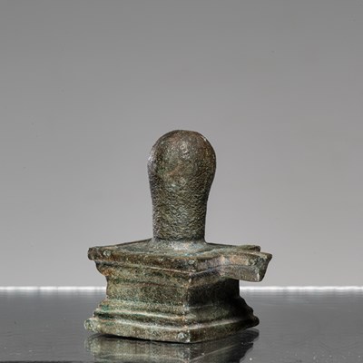 Lot 85 - BRONZE LINGAM CAMBODIA 13TH CENTURY