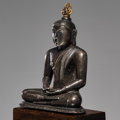Lot 74 - SEATED BUDDHA SRI LANGKA SILVER 13TH CENTURY