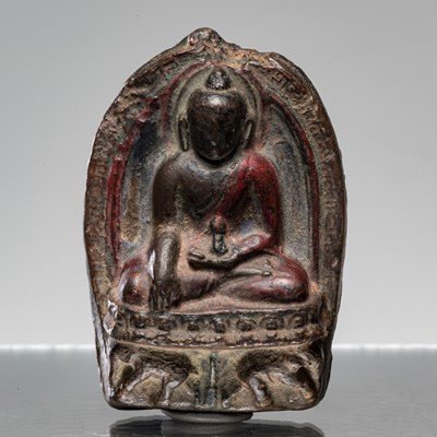 Lot 57 - VERY EARLY TIBETAN TSA TSA DEPICTING BUDDHA AKSHOBYA 14TH CENTURY