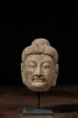 Lot 25 - CHINESE MARBLE BUDDHA HEAD NORTHERN QI 6TH CENTURY