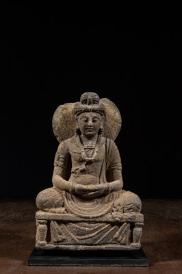 Lot 27 - SEATED STONE BUDDHA GANDHARA 4TH CENTURY