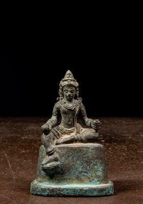 Lot 103 - BRONZE SEATED BUDDHIST BODHISATTVA