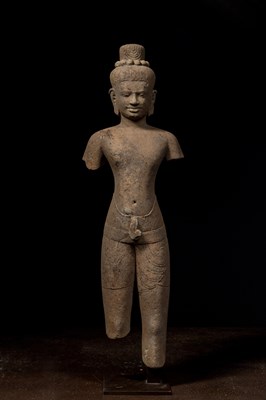 Lot 108 - STANDING SANDSTONE VISHNU BAPHUON PERIODE