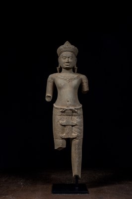 Lot 104 - STANDING SANDSTONE SHIVA ANGKOR WAT 12TH CENTURY