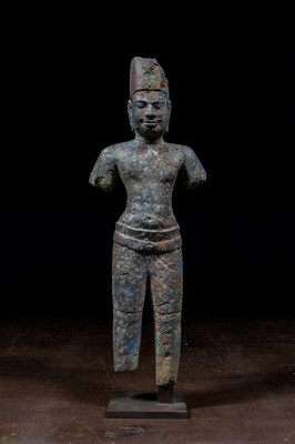 Lot 97 - STANDING CARVED MALACHITE VISHNU ANGKOR PERIIOD KULEN STYLE 9TH CENTURY
