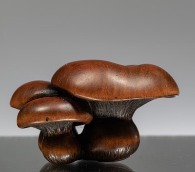 Lot 239 - NETSUKE OF A CLUSTER OF MUSHROOMS