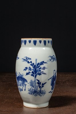 Lot 3 - A CHINESE BLUE AND WHITE PORCELAIN VASE MING DYNASTY