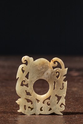 Lot 68 - A FINELY CARVED OPENWORK JADE PLAQUE CHINA LATE MING TO EARLY QING DYNASTY