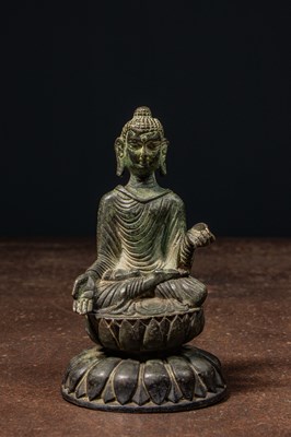 Lot 109 - A BRONZE FIGURE OF BUDDHA SWAT VALLEY 7TH - 9TH CENTURY