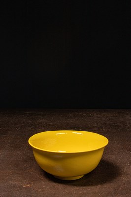 Lot 81 - A YELLOW-GLAZED PORCELAIN BOWL CHINA QING DYNASTY WITH GUANGXU REIGN MARK AND PERIOD (1875-1908)