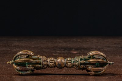 Lot 87 - VAJRA BRONZE TIBET 19TH CENTURY