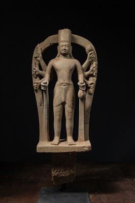 Lot 86 - A SANDSTONE FIGURE OF COSMIC VISHNU KHMER EMPIRE PHNOM DA STYLE 6TH TO 7TH CENTURY