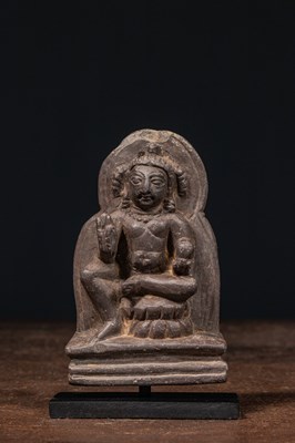 Lot 100 - KUBERA STONE KASHMIR 12TH CENTURY