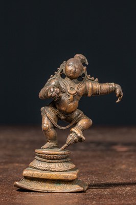 Lot 220 - NAVANĪTA KRISHNA (THE BUTTER KRISHNA) IN DANCE INDIA 15TH CENTURY