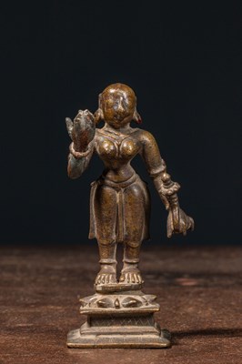 Lot 185 - STANDING BRONZE PARVATI INDIA 16TH CENTURY