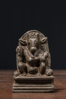 Lot 26 - BULLHEADED KASHMIR STONE 12TH CENTURY