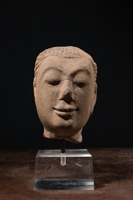 Lot 64 - (R) BUDDHA HEAD SANDSTONE KHMER LOPBURI 13TH CENTURY