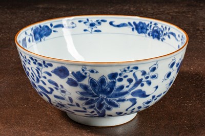 Lot 47 - (R) BLUE AND WHITE KANGXI BOWL CHINA 17TH CENTURY