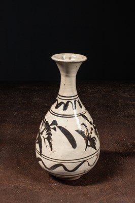 Lot 66 - (R) A CIZHOU WARE VASE 12TH CENTURY SONG DYNASTY CHINA