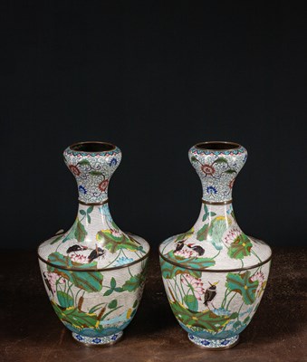 Lot 46 - (R) PAIR OF CLOISONNE VASES CHINA QING DYNASTY (1796 - 1820)