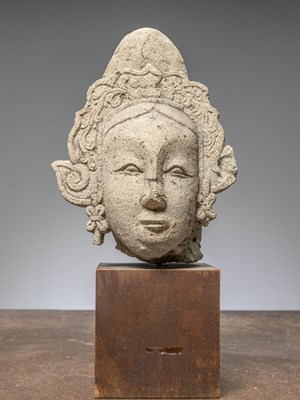 Lot 426 - (R) A HEAD OF A COURT LADY, SINO-THAI, RATANA KOSIN PERIOD, THAILAND, 19TH CENTURY