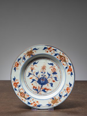 Lot 71 - (R) A CHINESE IMARI-STYLE DISH 1720'S