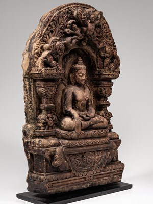 Lot 358 - BUDDHA ON THRONE SURROUNDED BY TORANA