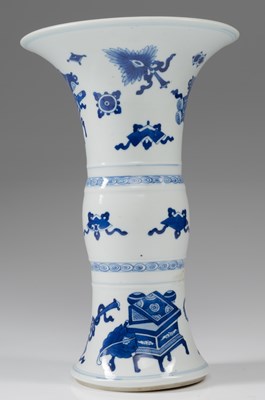 Lot 222 - VASE