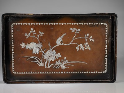 Lot 89 - WOOD TRAY