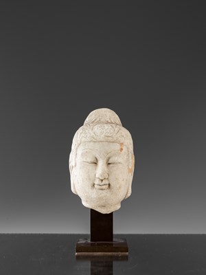 Lot 190 - HEAD OF A BUDDHA