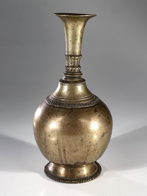 Lot 5 - VINE VESSEL