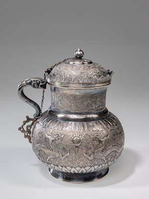 Lot 390 - SILVER POT