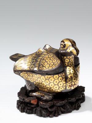 Lot 189 - BIRD SHAPED INCENSE BOX WITH LID