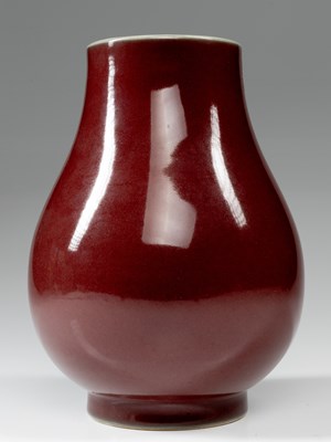 Lot 106 - RED GLAZED PORCELAIN VASE CHINA DAO GUANG PERIOD