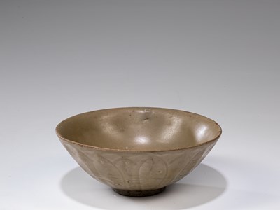 Lot 417 - BOWL