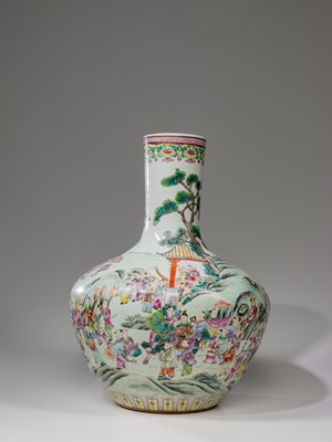 Lot 119 - (R) PORCELAIN VASE TYPE TIANQIUPING