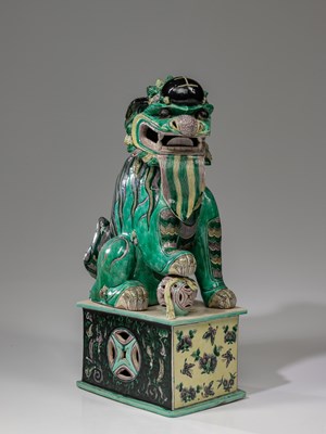 Lot 173 - (R) PORCELAIN FOO DOG ON SEPARATE BASE