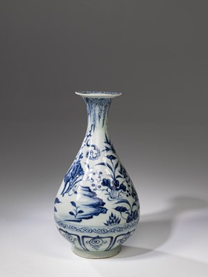 Lot 247 - FLASK WITH LOTUS POND