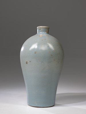 Lot 71 - MEI VASE